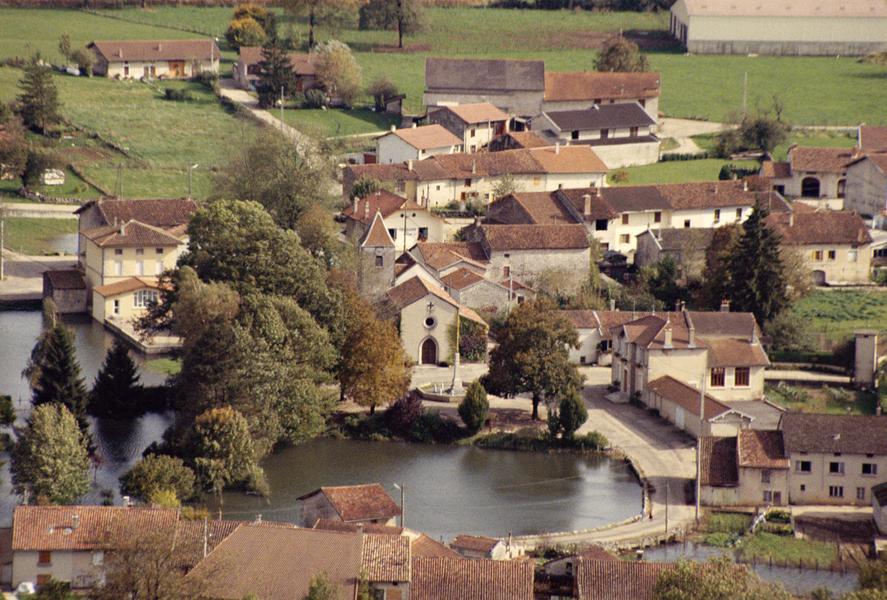 http://Au%20fil%20de%20l'eau%20dans%20la%20vallée%20sans%20rivière