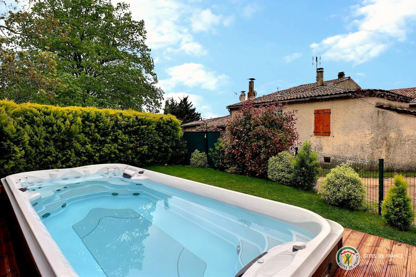 SPA DE NAGE* Jacuzzi®, à partager avec les propriétaires