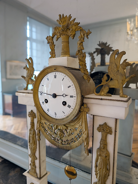 Pendule en marbre blanc
