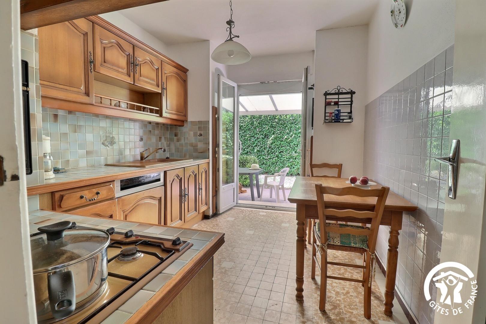 Iris, Bouc-Bel-Air - photo 15