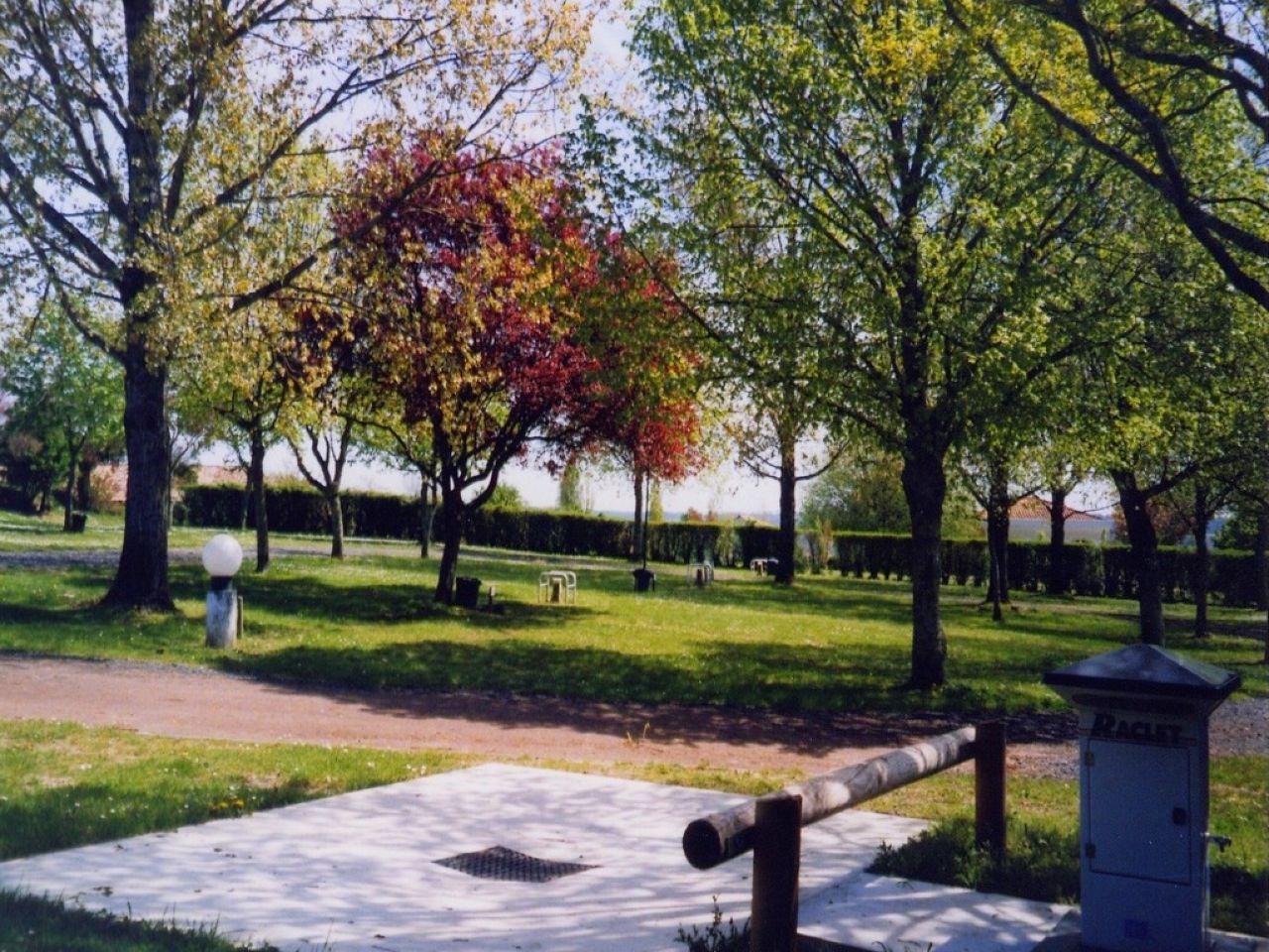 Aire camping-cars - Camping Municipal Bellevue