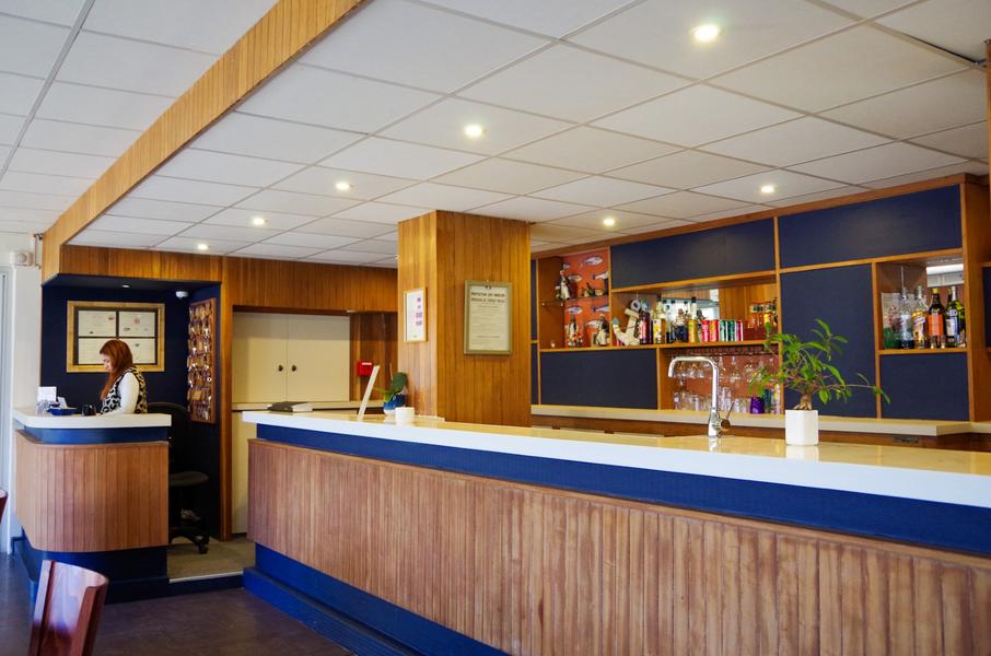 Accueil et bar