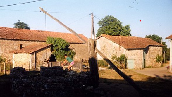 Ansac sentier les Prats-Le Puits du Balancier