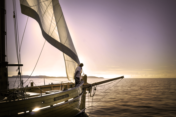 Soirée coucher du soleil en voilier dans les Calanques du Frioul - Quai d'honneur Mairie