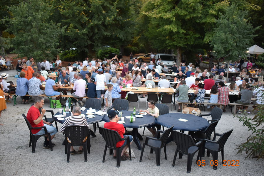 242fÃªte vue hand