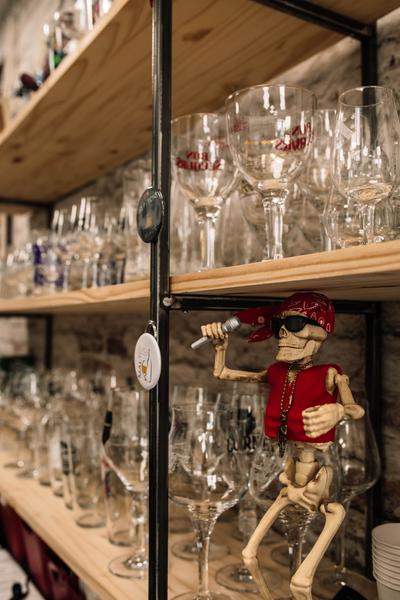 Cave à bière les Potions de la cité, verres à bière