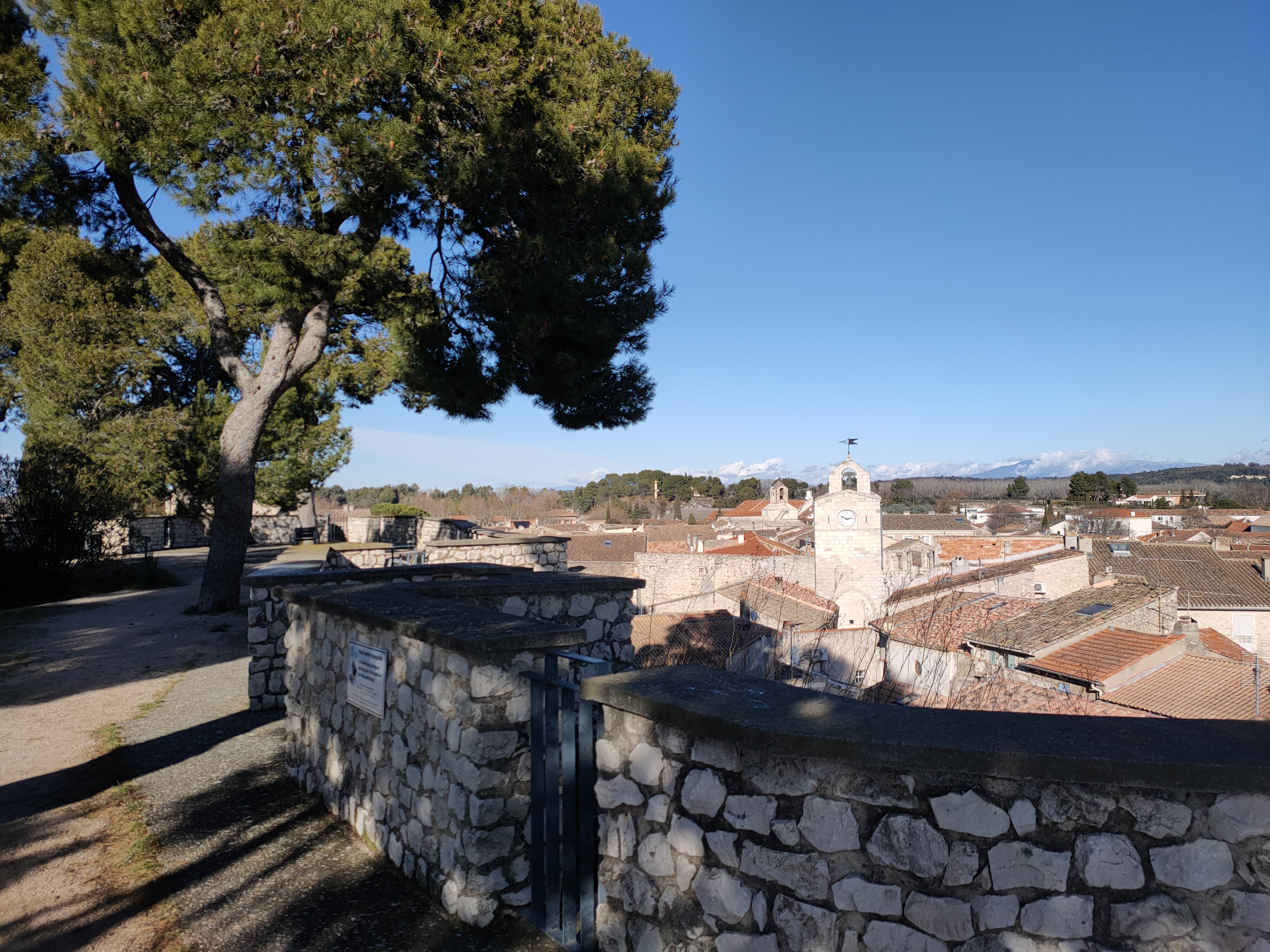 Aire de pique-nique de l'Esplanade du Chateau - photo 4