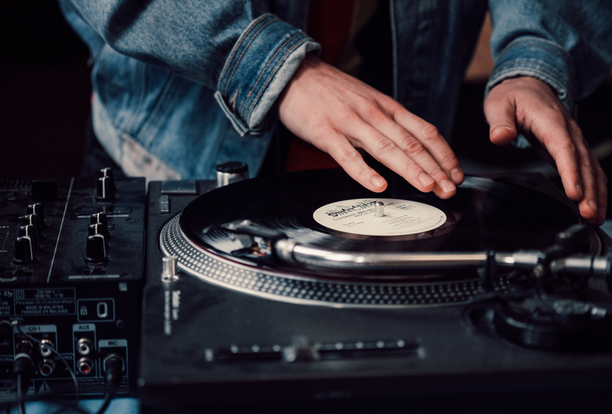 Atelier à thème : Scratch sur vinyle - Spectacle Est Dans La Rue_La Toussuire