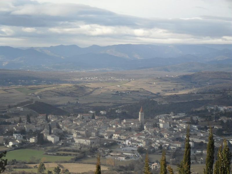 Foret des Sens - vue sur Villeneuve de Berg