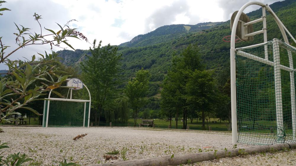 Terrain multi-sports Base de Loisirs de Centron