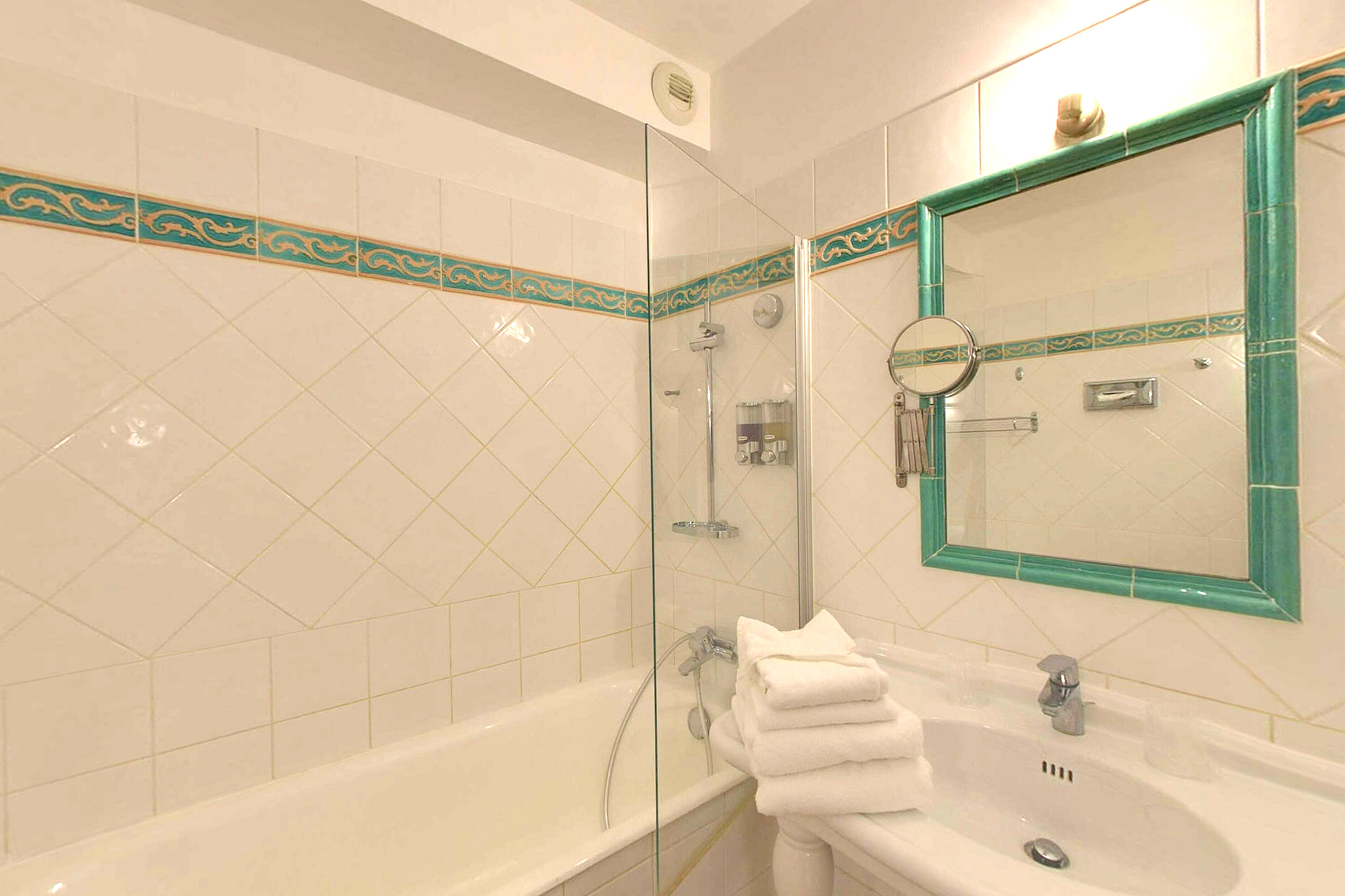 sdb chambre 16 