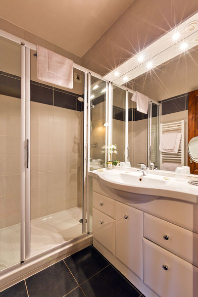 Hôtel Bellevue 3 étoiles Thollon les Mémises