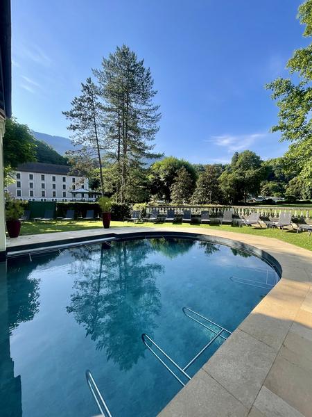 Piscine extérieure - Grand Hôtel & Spa Uriage