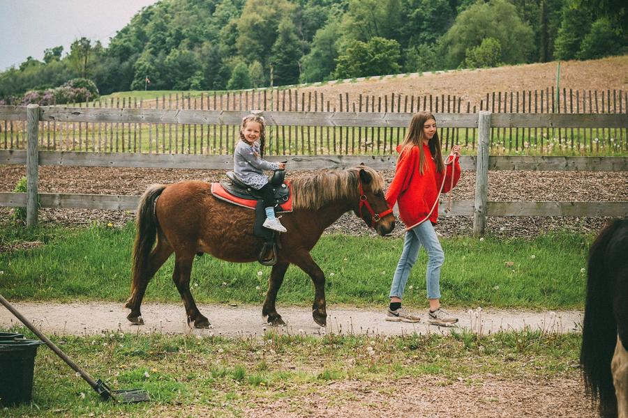 http://Balades%20en%20poney%20parent-enfant
