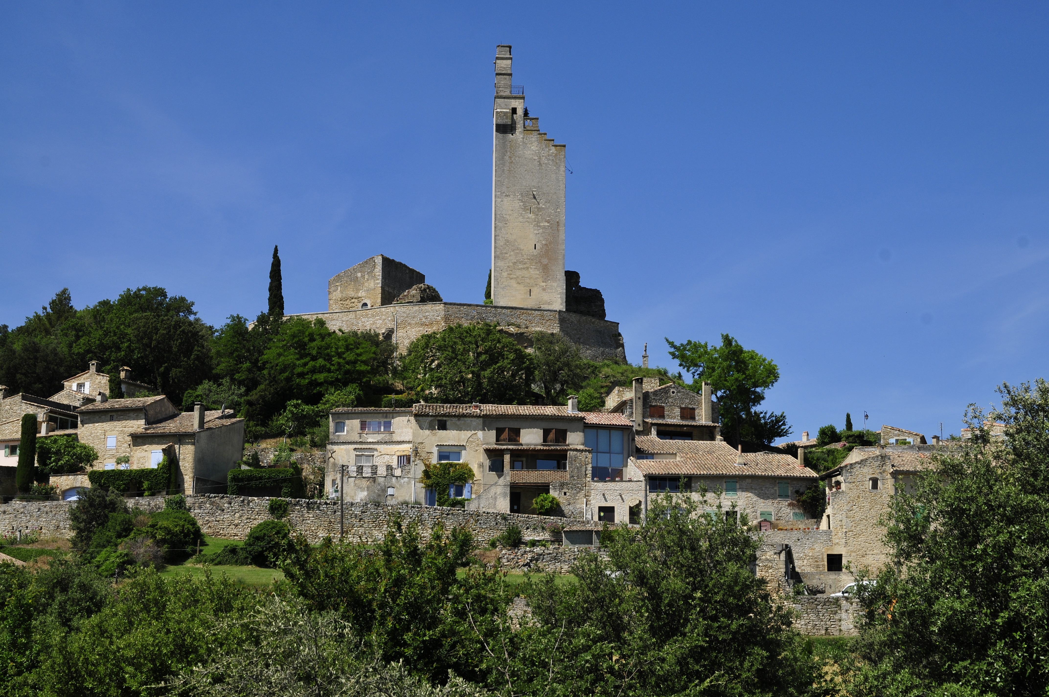 Tour de Chamaret