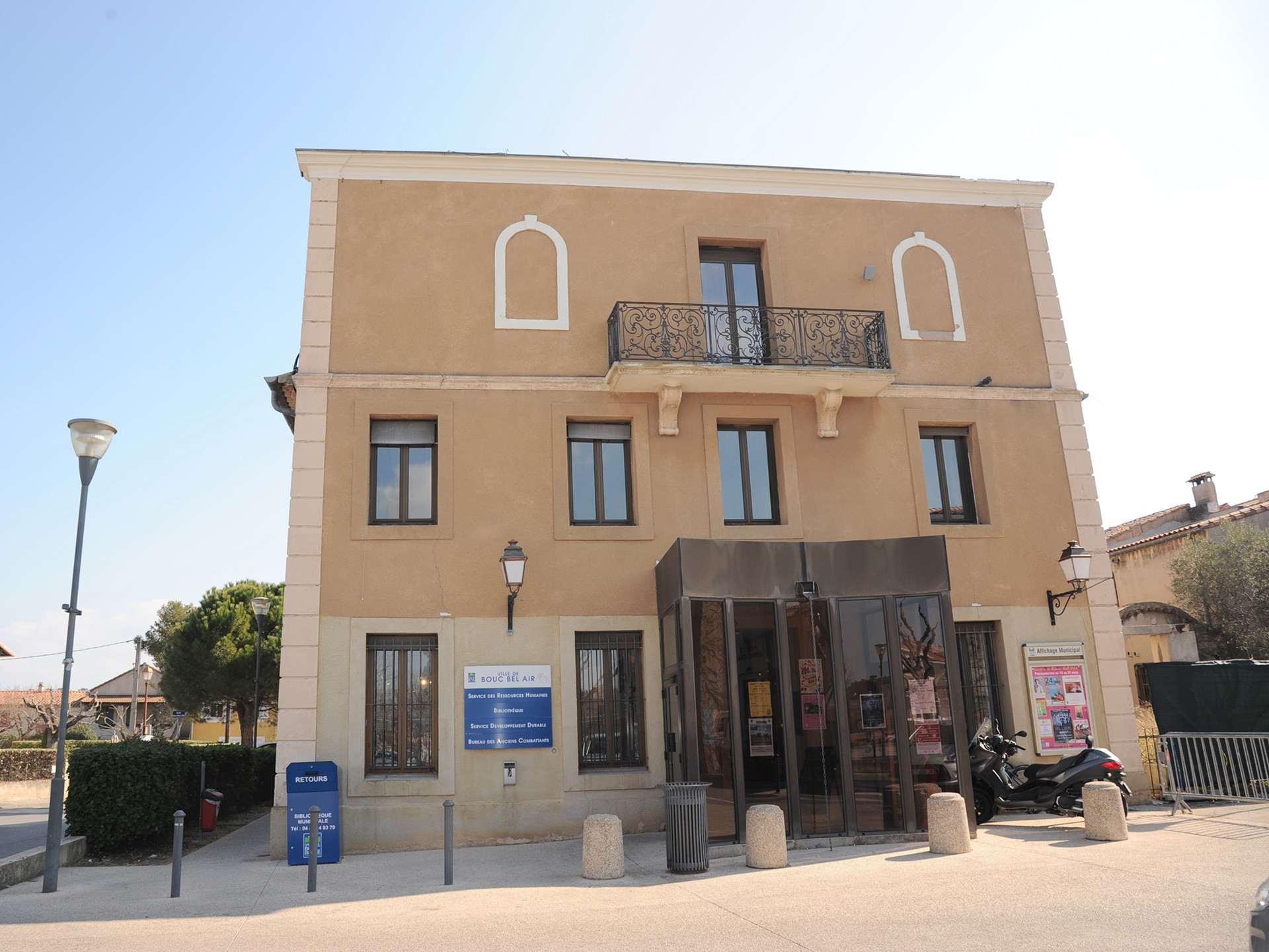 Bibliothèque de Bouc Bel Air