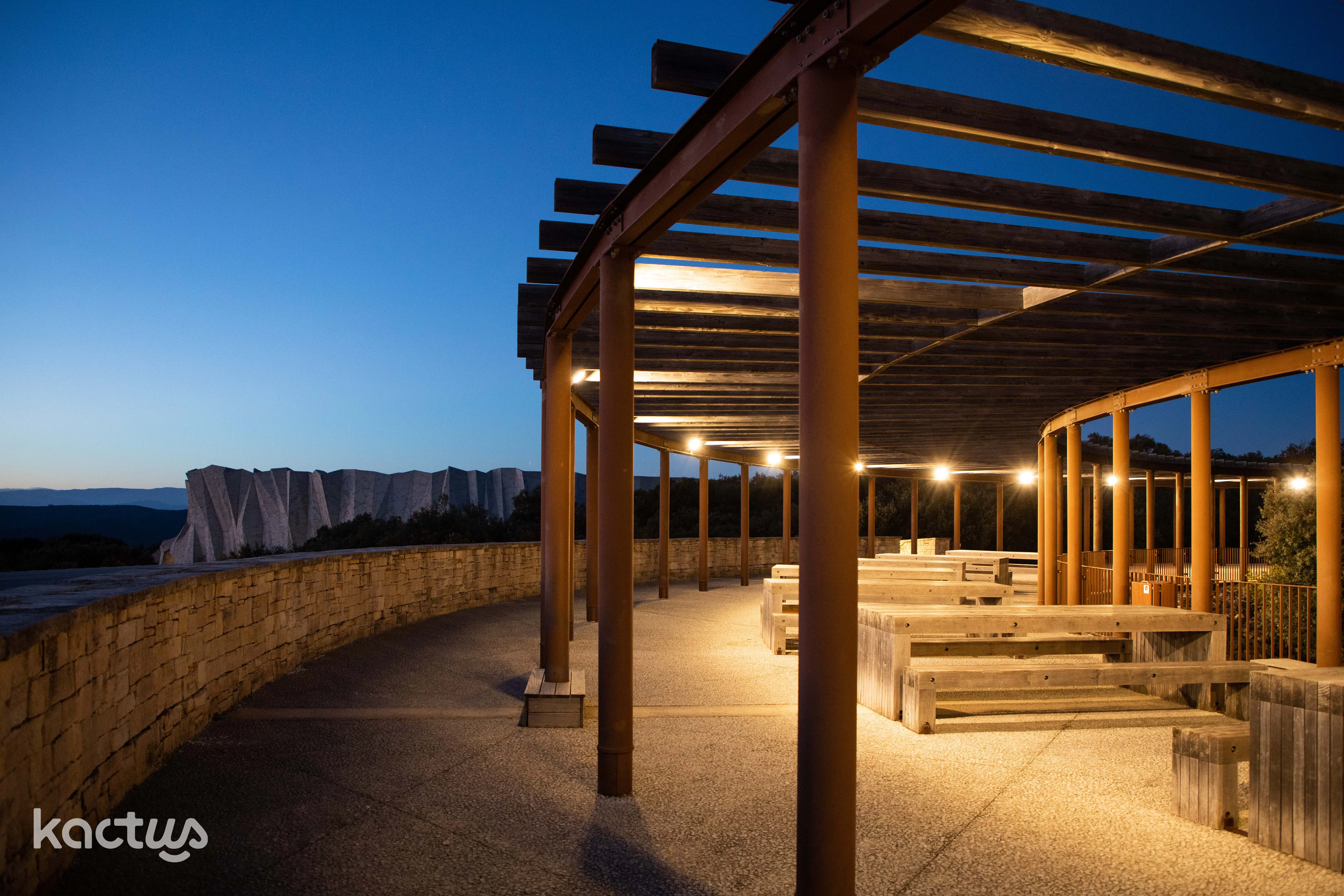 Centre de Conférences de la Grotte Chauvet 2_Vallon-Pont-d'Arc