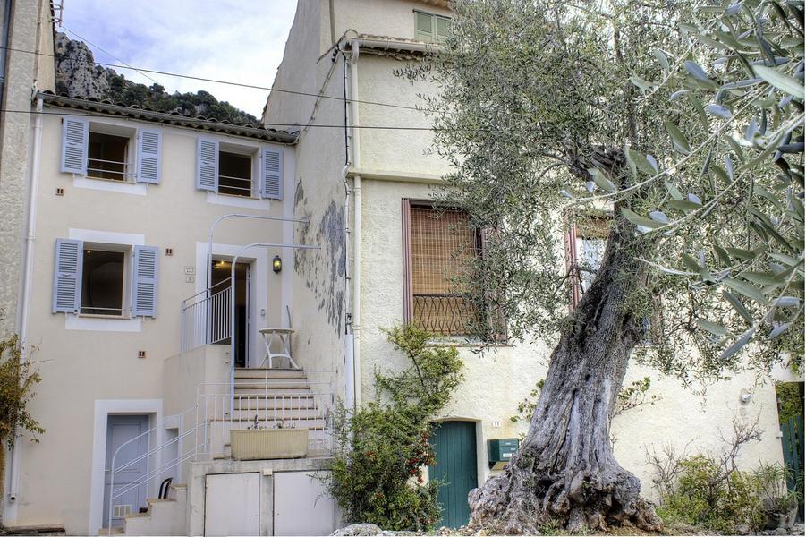 Gîte N°1 Espace des Oliviers-Le bâtiment-Castagniers-Gîtes de France des Alpes-Maritimes