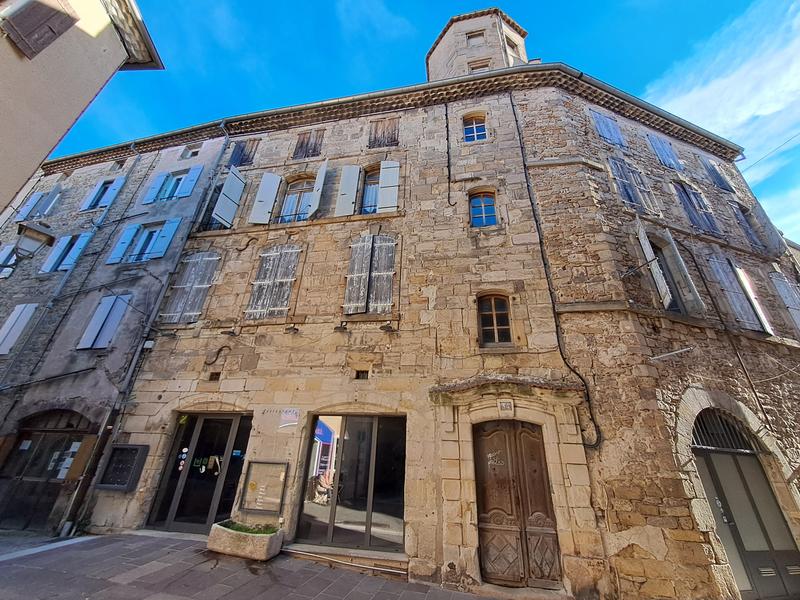 Visite guidée dAubenas Entre nobles pierres et tendres saveurs