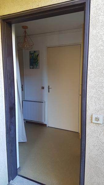 NICOLAS Nathalie - © hall d 'entrée