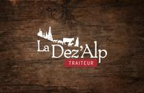 Image dezalp-logotraiteur-fondbois-cartoucherouge