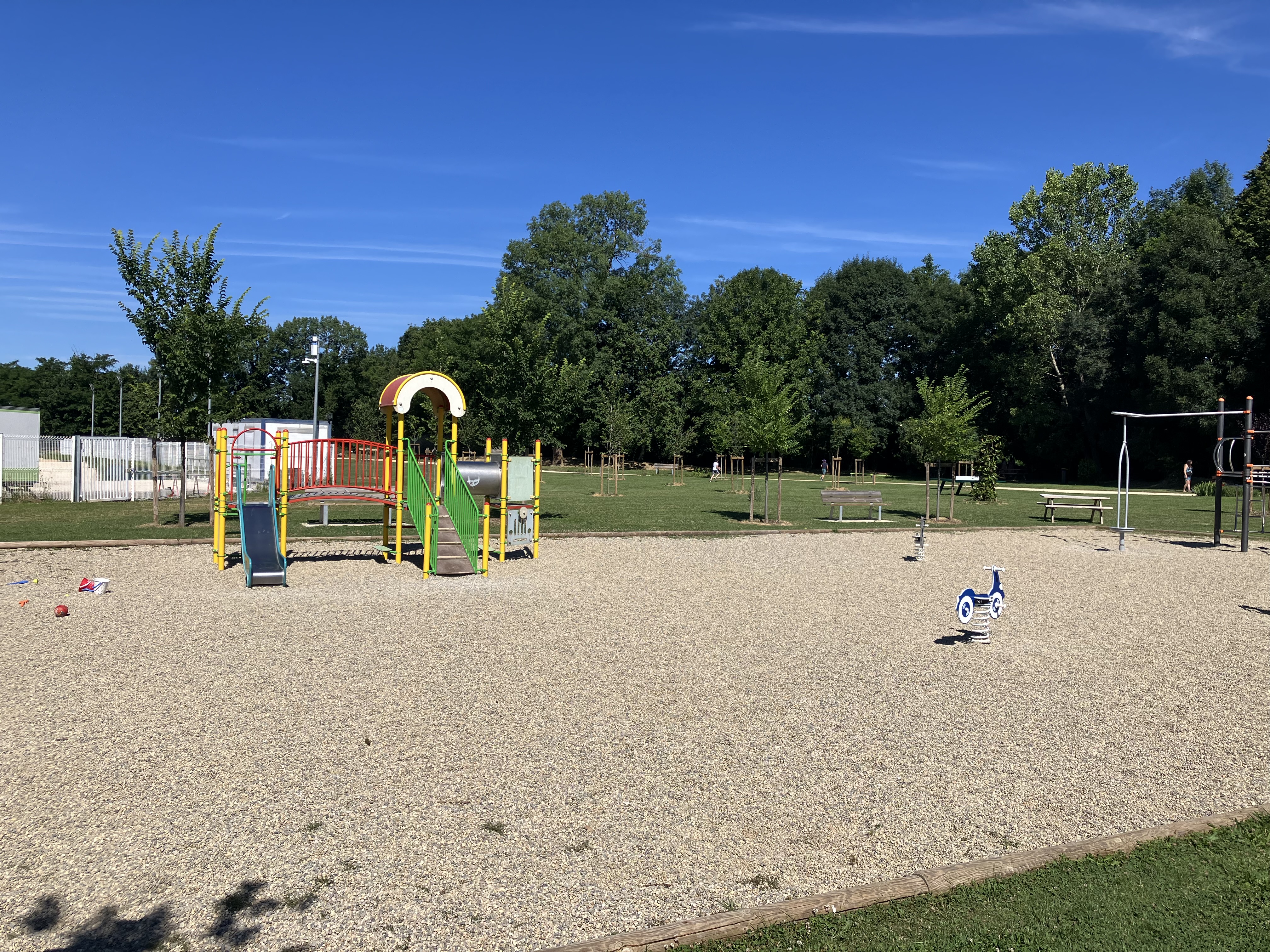 parc municipal des portes de Veuze - aire de jeux