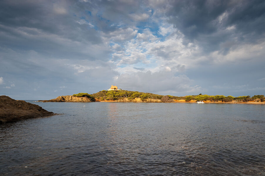 La plage noire du Langoustier