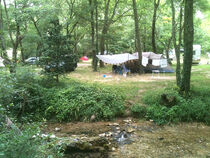la rivière et le camping