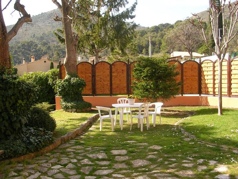 Gîte Le Jardin des Cinq Sens-Coin repas extérieur-Tourrette-Levens-Gîtes de France des Alpes-Maritimes