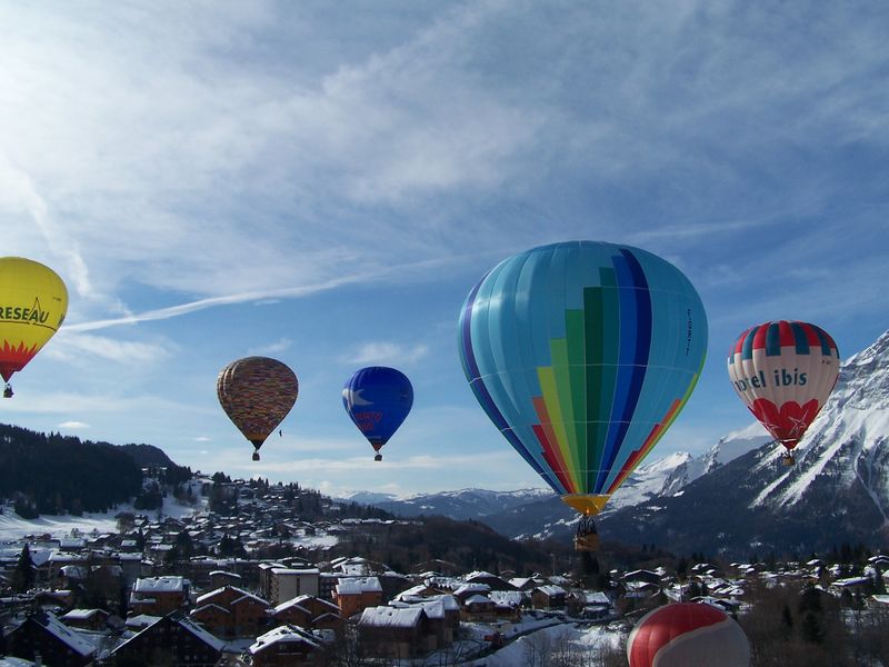 Hot air balloon sightseeing flights