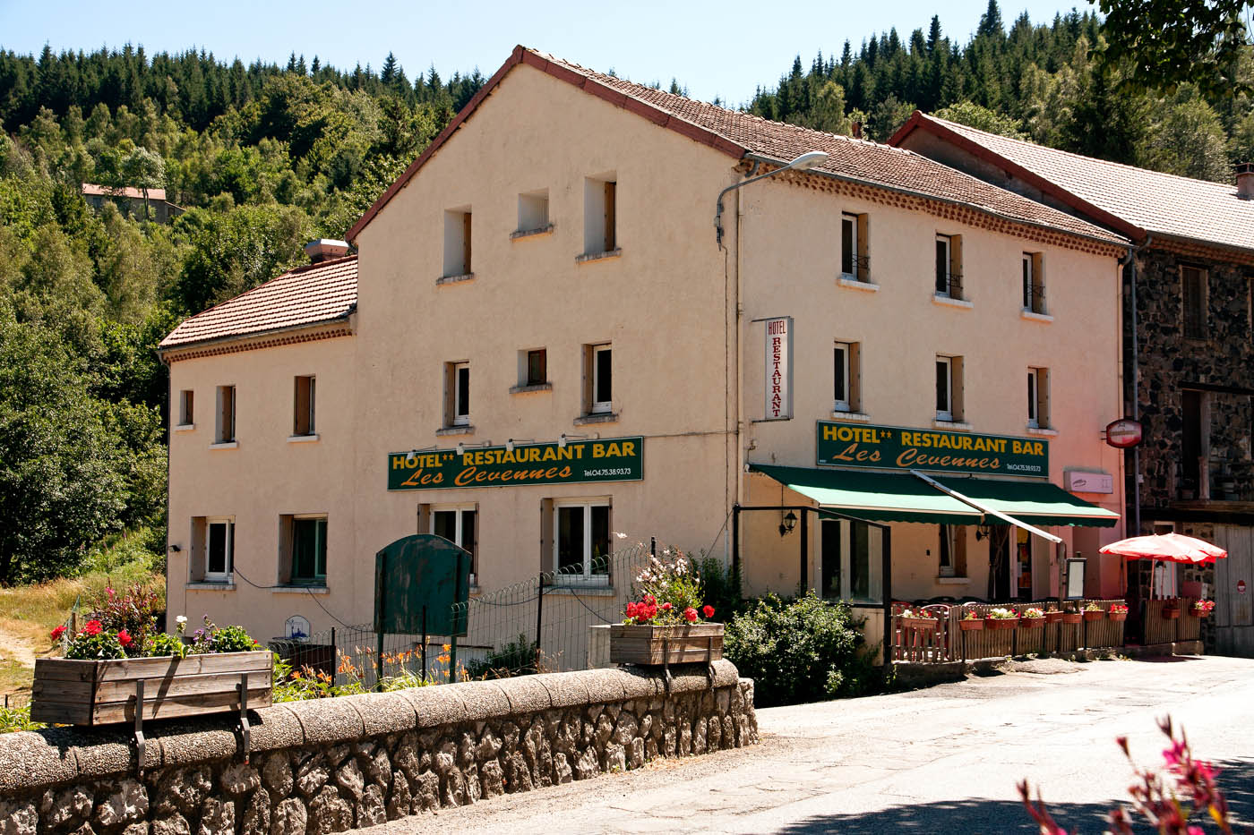 ©M.Rissoan-ADT07-Saint cirgues en montagne - hotel les cevennes (3)