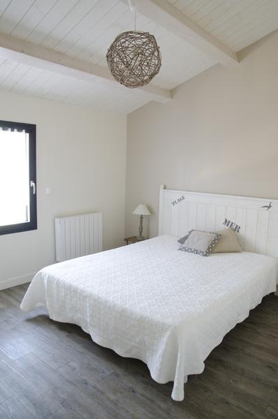 Chambre avec lit double.