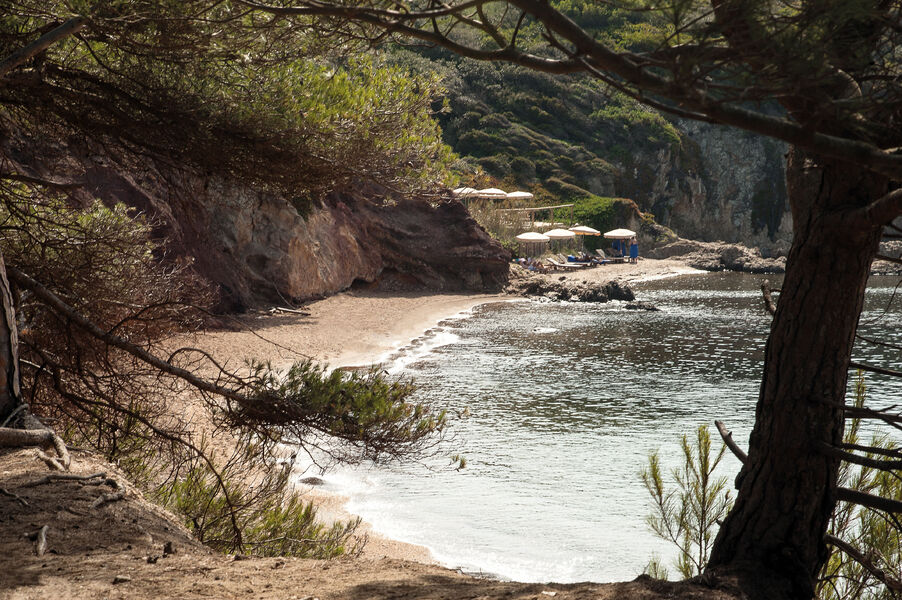 La plage noire du Langoustier