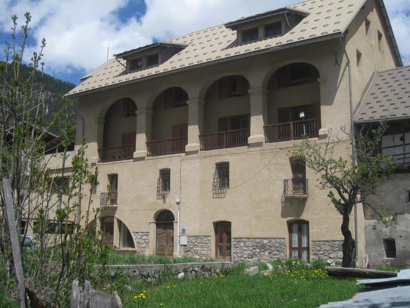 Les Arcades - Maison d'Émilie Carles