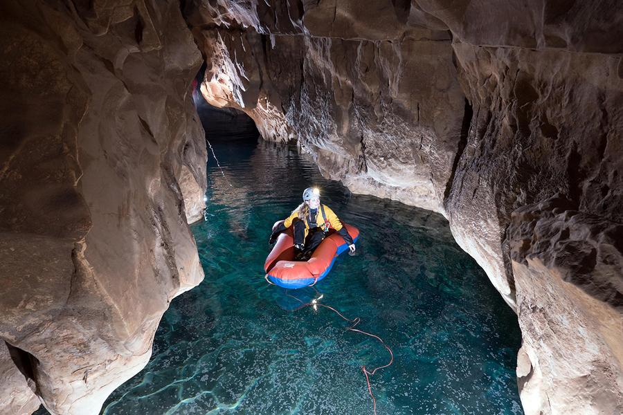Great caving tours with the Caving Guides