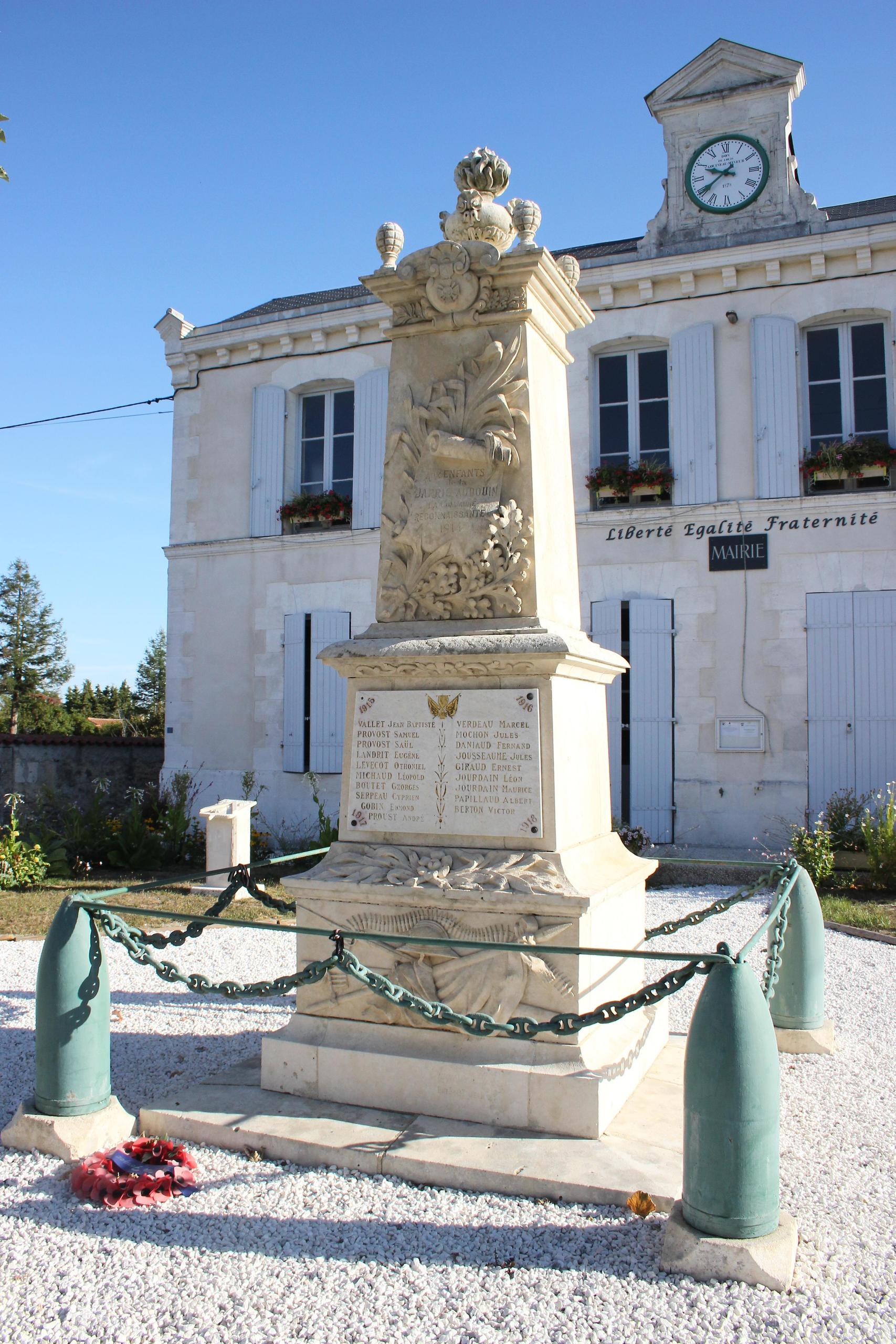 Le monument aux morts
