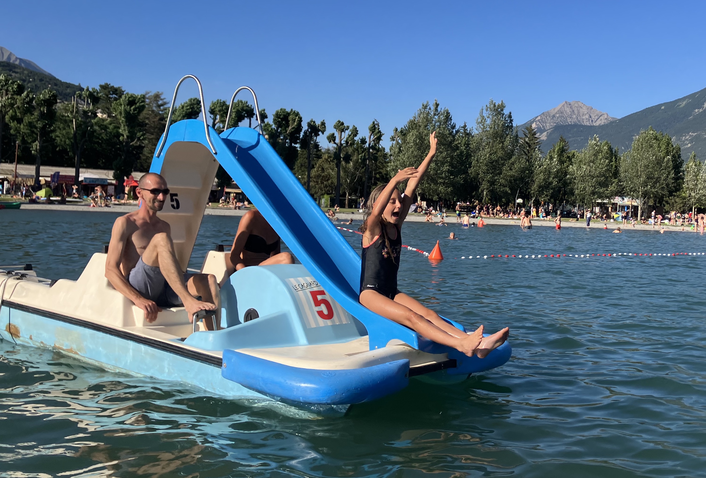 Pedalo toboggan - Le Cagnard Base Nautique EMBRUN