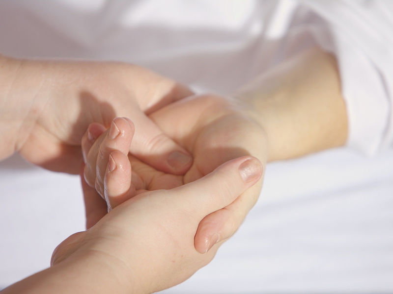 Massage de la main