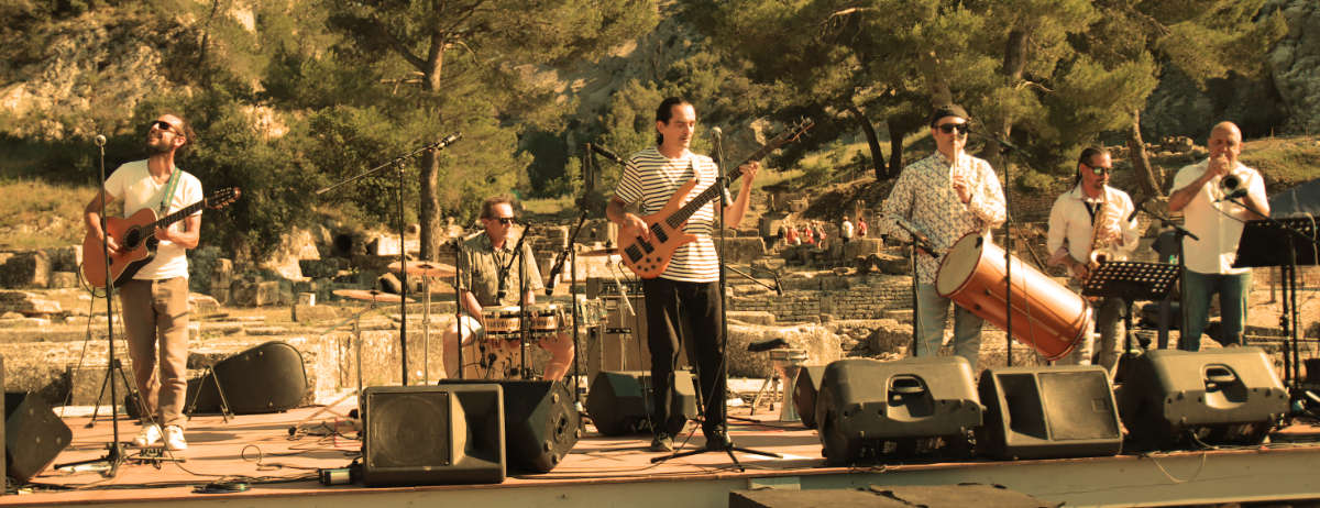 cortesia-live