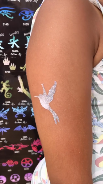 Le Noël Gourmand: Glitter Bar, tatouage à paillettes_Cavalaire-sur-Mer