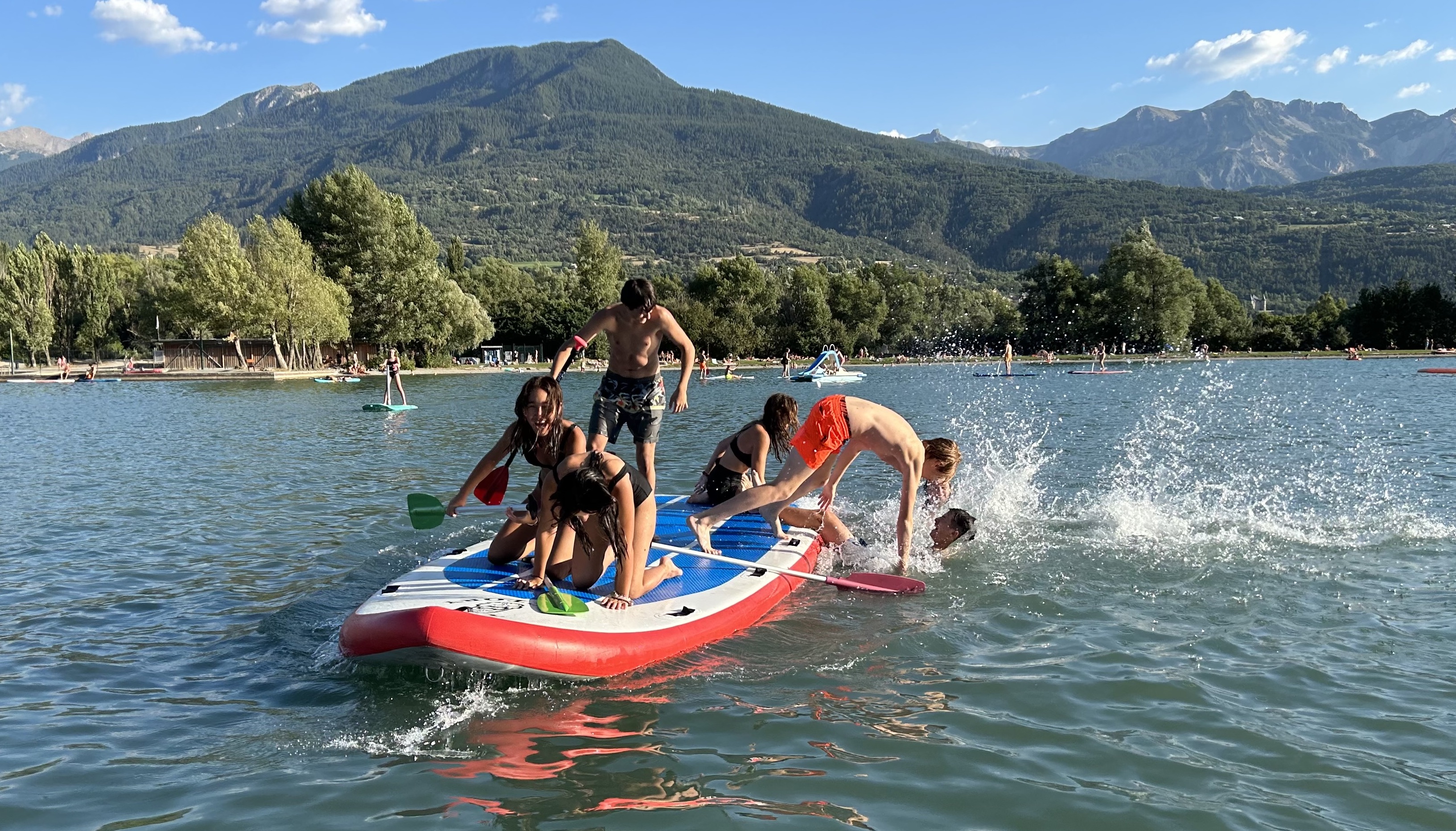 Paddle géant - Le Cagnard Base Nautique EMBRUN