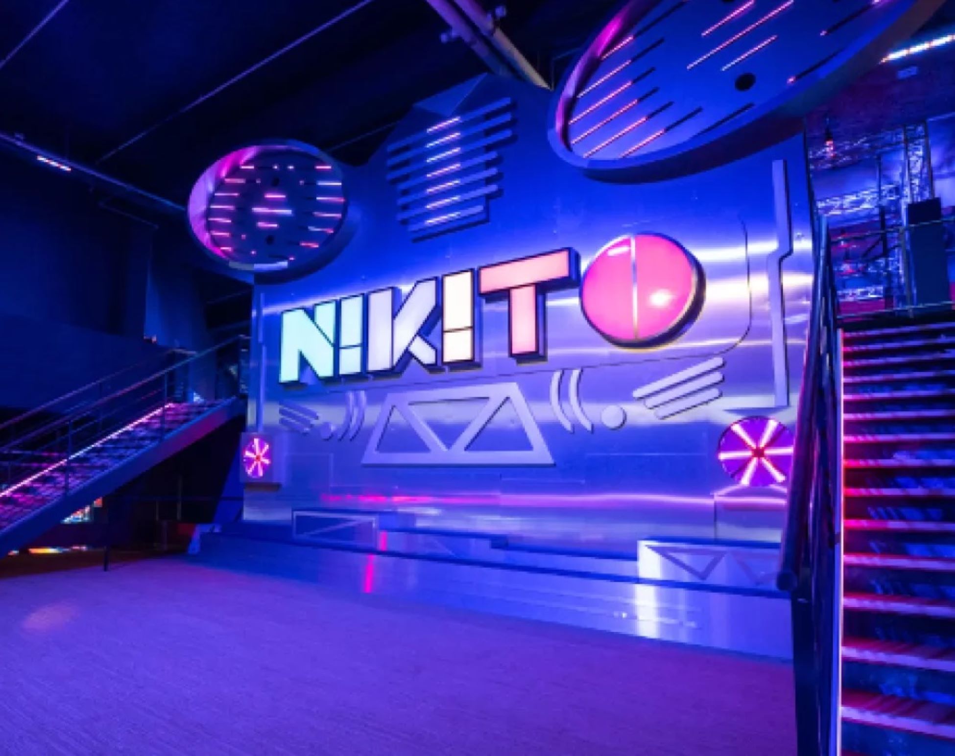 Nikito_Sainte-Geneviu00e8ve-des-Bois