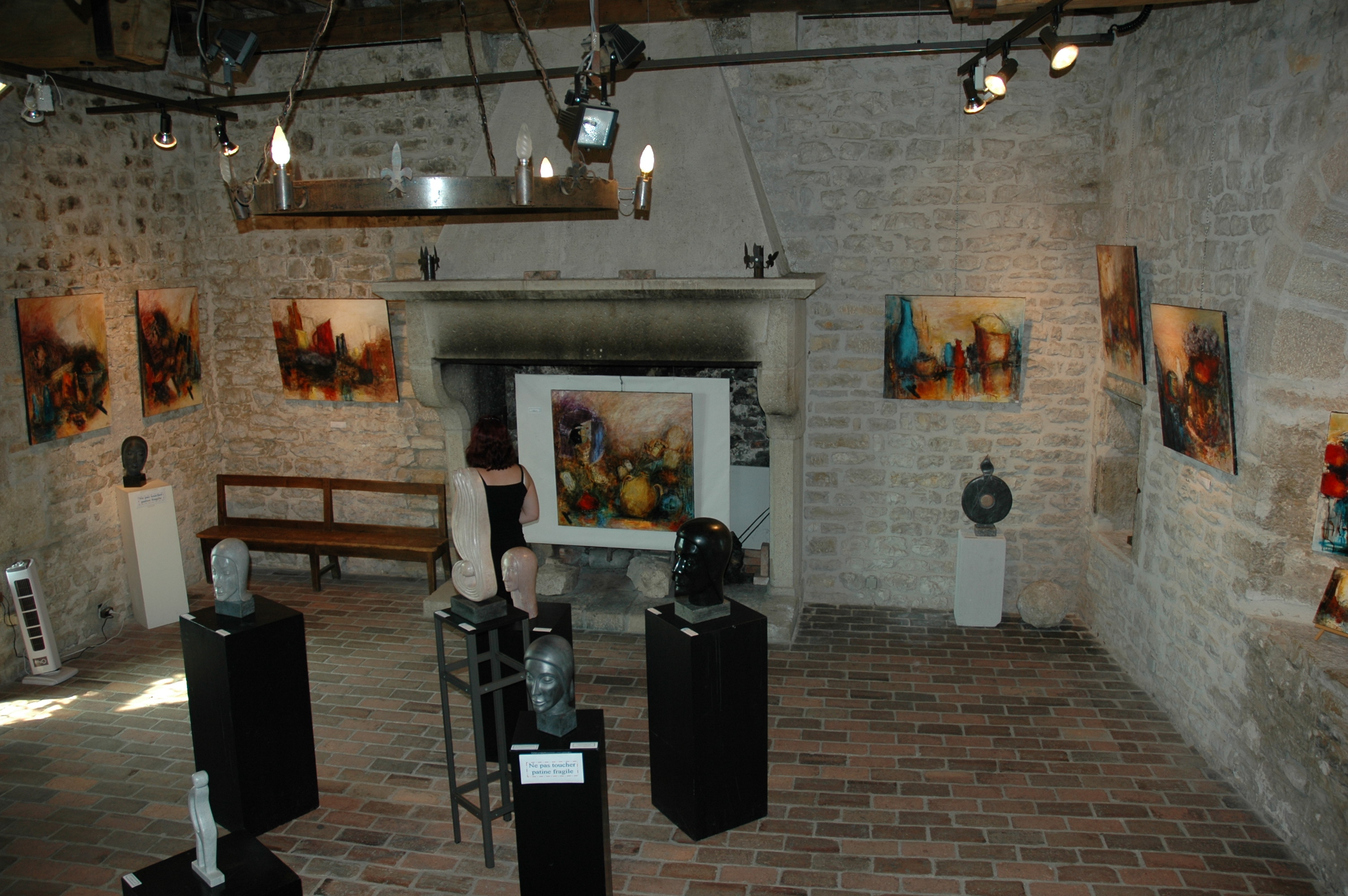 Espace Tour médiévale, exposition à de Morestel, cité des peintres - Balcons du Dauphiné - à moins d'une heure de Lyon - Nord-Isère