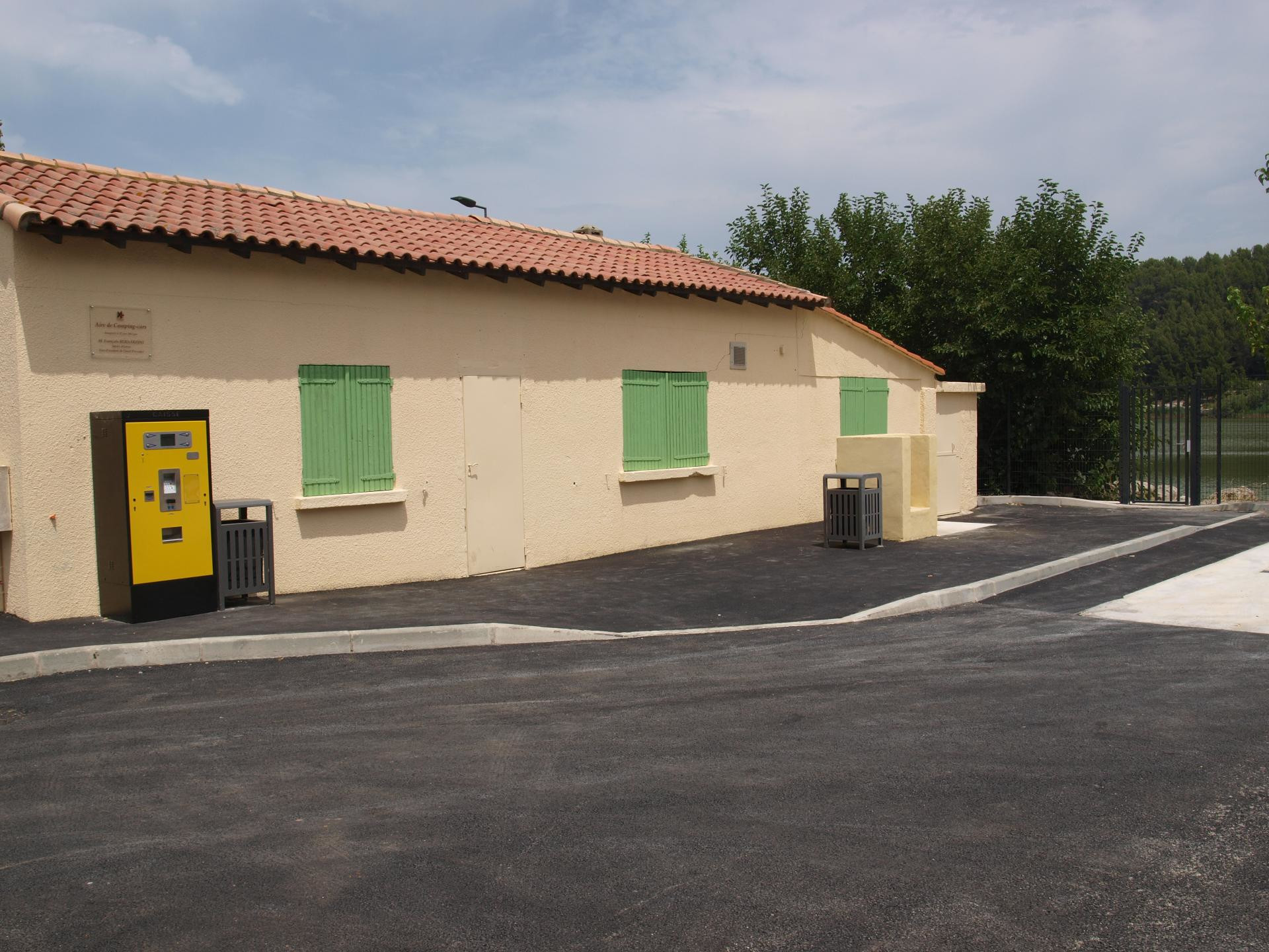 Aire de stationnement pour campings-cars - photo 2
