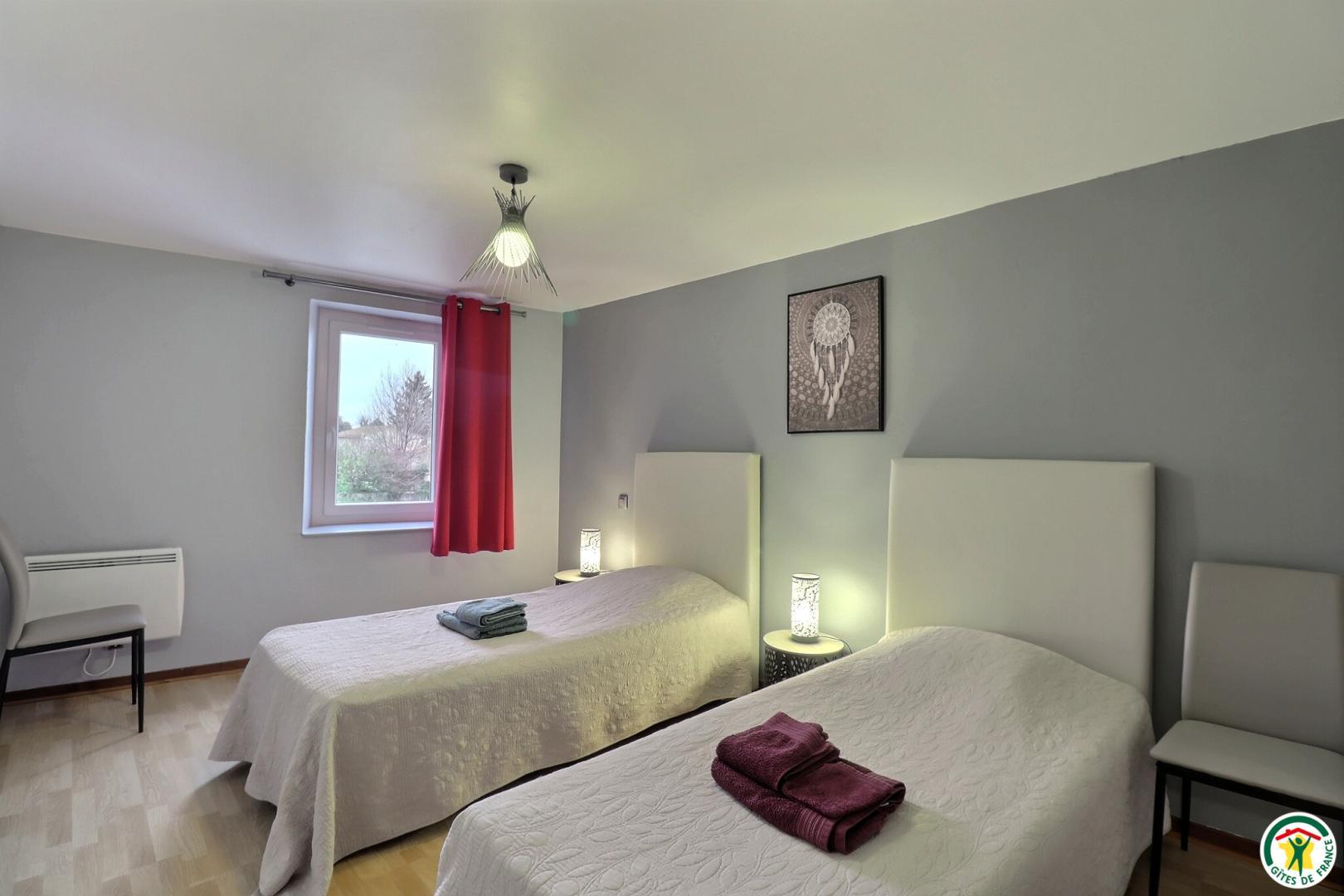 Chambre 2 lits simples (2x90)