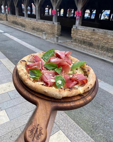 La Bellissima - Crémieu - Balcons du Dauphiné - Nord-Isère - à moins d'une heure de Lyon