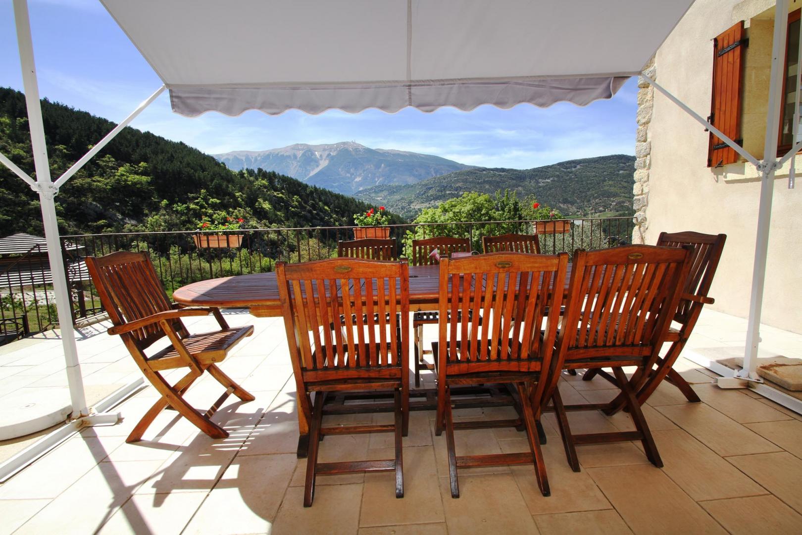 Grande terrasse avec une superbe vue