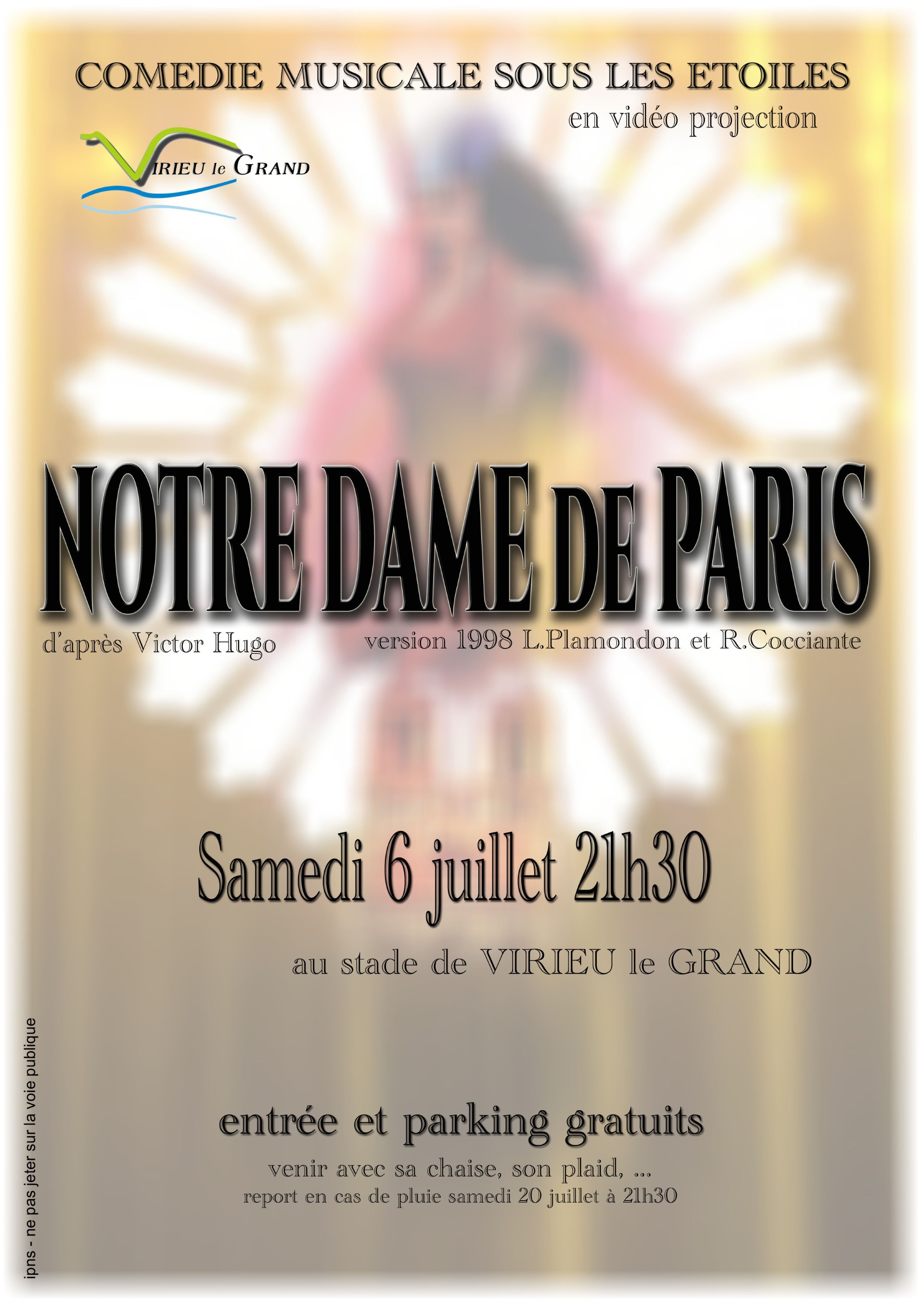 Projection en plein aire de "Notre Dame de Paris"