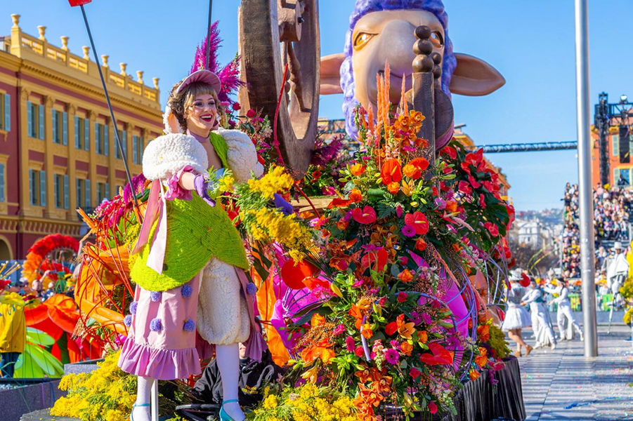 Bataille Des Fleurs Du Carnaval De Nice, - Nice