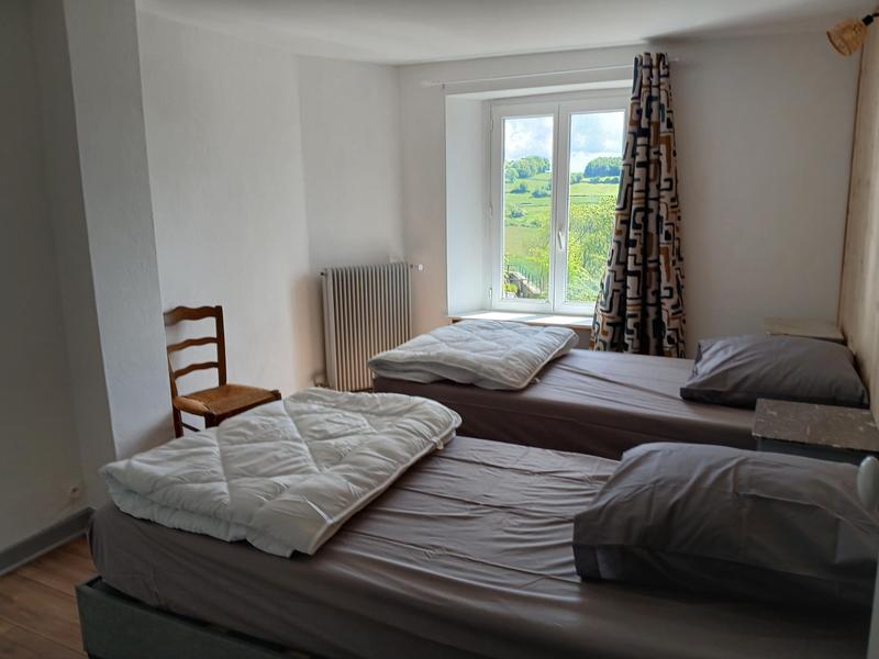 Maison aux volets bleus_Thizy-les-Bourgs